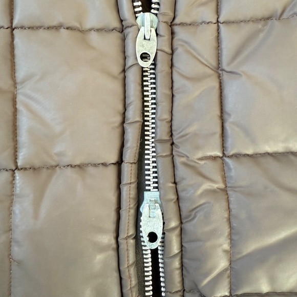 Vintage Brown Quilted Winter Jacket – Faux Fur Collar - Picture 9 of 13